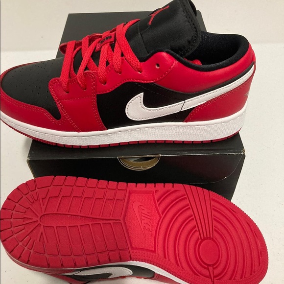 New jordan 1 low GS very berry white athletic shoe - Picture 6 of 11